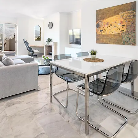 Sunshine Getaway In Nueva Andalucia Close To Centro Plaza Apartment