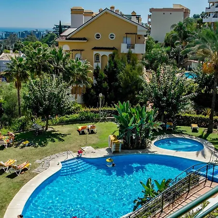 Sunshine Getaway In Nueva Andalucia Close To Centro Plaza *