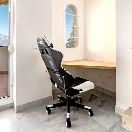 Apartment Sunshine Getaway In Nueva Andalucia Close To Centro Plaza