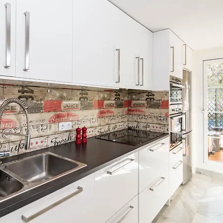 Apartment Sunshine Getaway In Nueva Andalucia Close To Centro Plaza