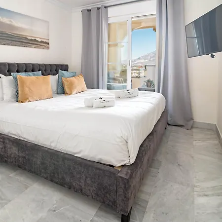 Sunshine Getaway In Nueva Andalucia Close To Centro Plaza *