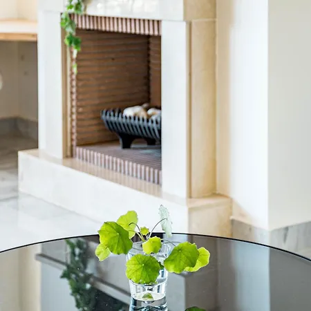 Sunshine Getaway In Nueva Andalucia Close To Centro Plaza Apartment