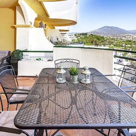 Apartment Sunshine Getaway In Nueva Andalucia Close To Centro Plaza