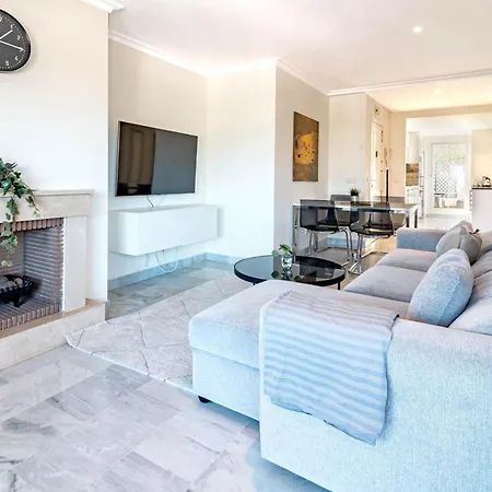 Apartment Sunshine Getaway In Nueva Andalucia Close To Centro Plaza Marbella