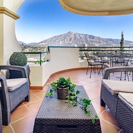 Sunshine Getaway In Nueva Andalucia Close To Centro Plaza Marbella